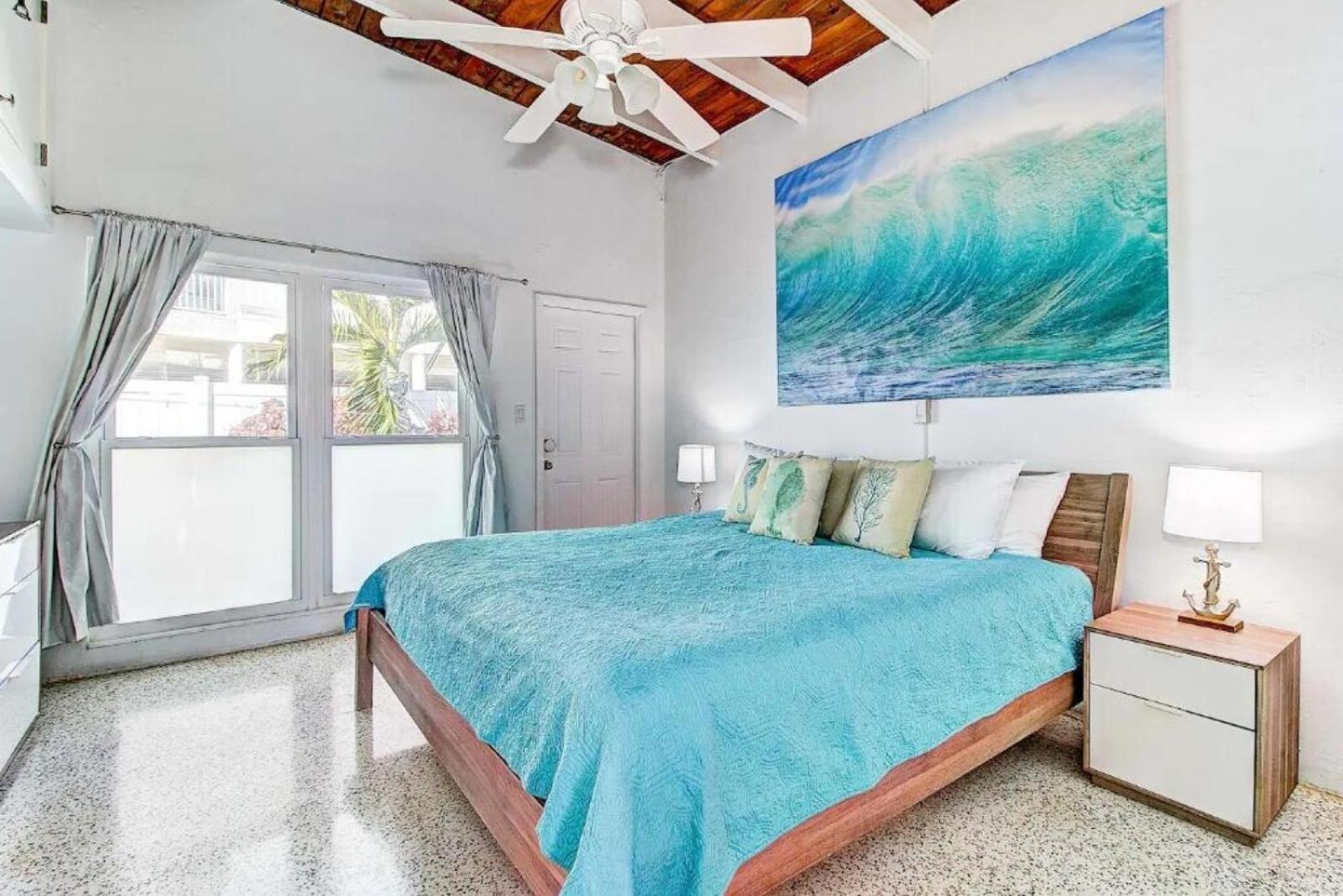 Beachfront Getaway In Siesta Key Exterior photo