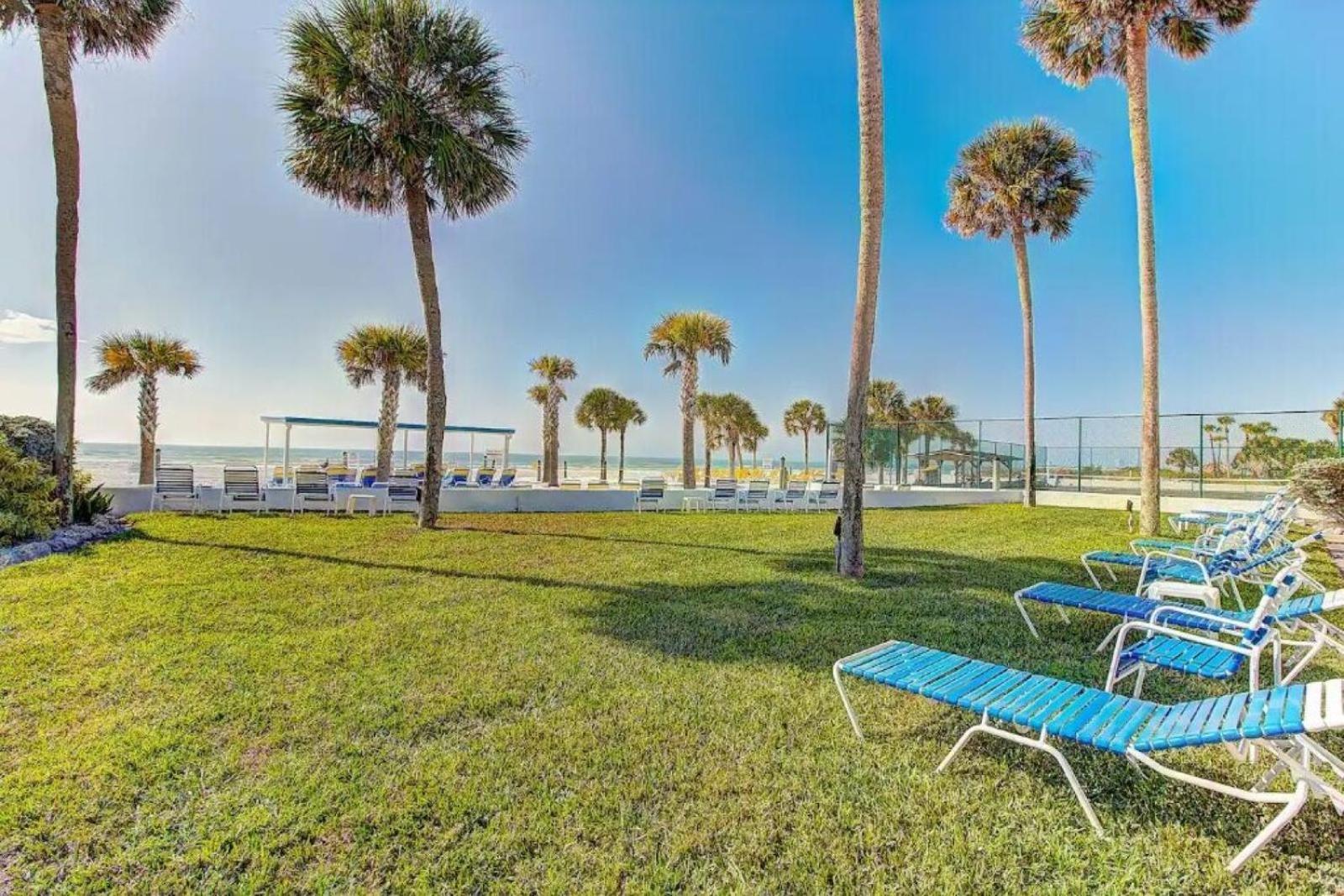 Beachfront Getaway In Siesta Key Exterior photo
