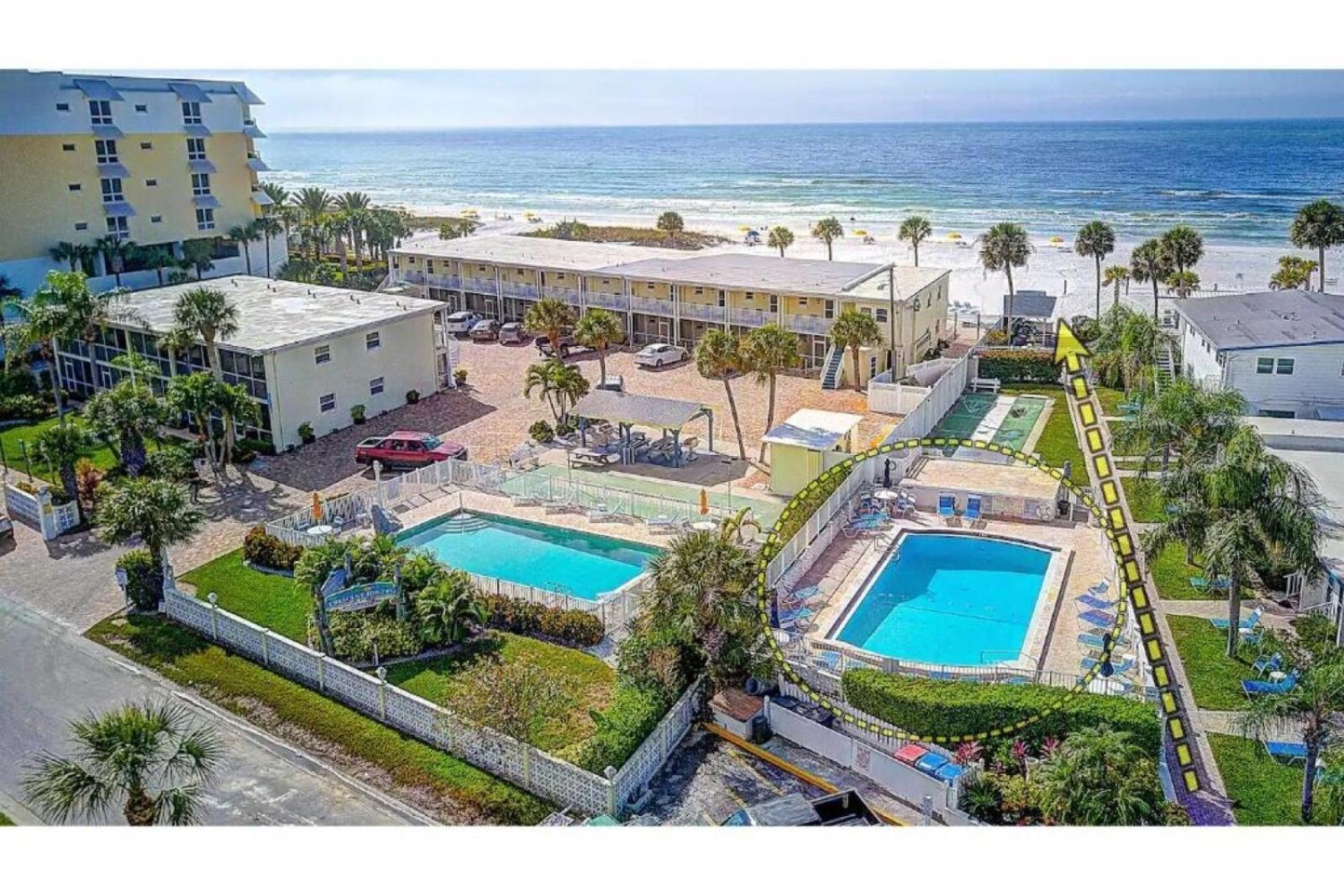 Beachfront Getaway In Siesta Key Exterior photo